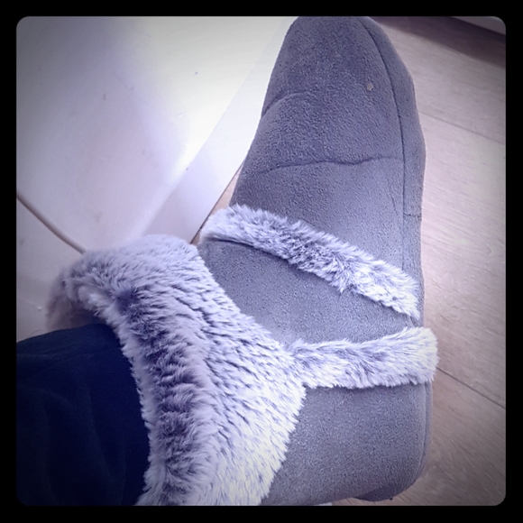 Shoes - Slippers Shoes - Slippers